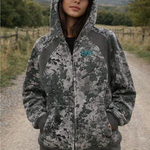NWOT Girls with Guns Camo Hoodie Jacket Size Small. Women’s.